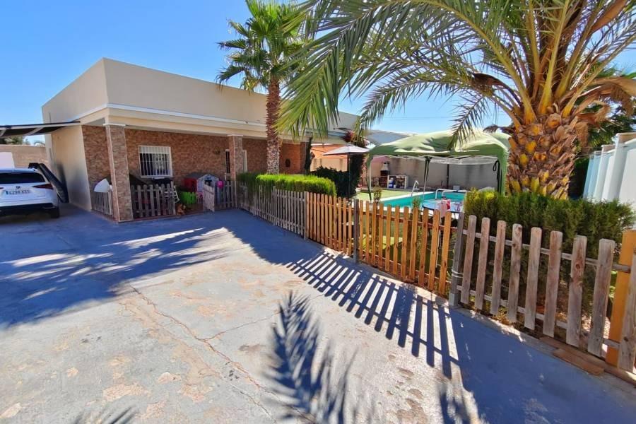 Chalet for Sale in Torrevieja