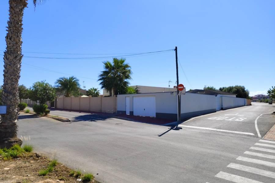 Chalet for Sale in Torrevieja