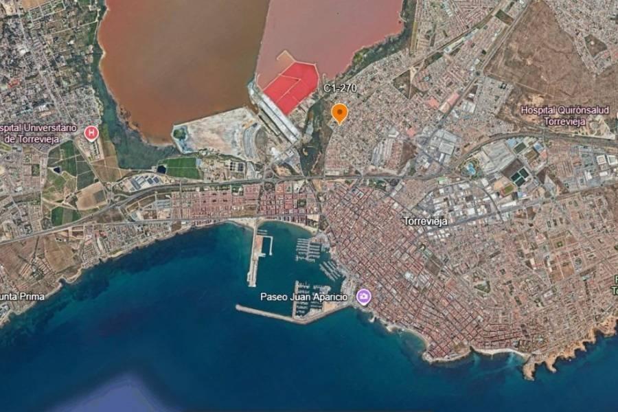 Chalet for Sale in Torrevieja