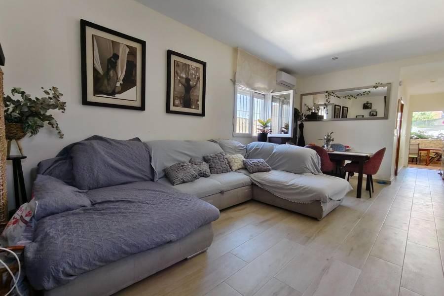 Chalet for Sale in Torrevieja