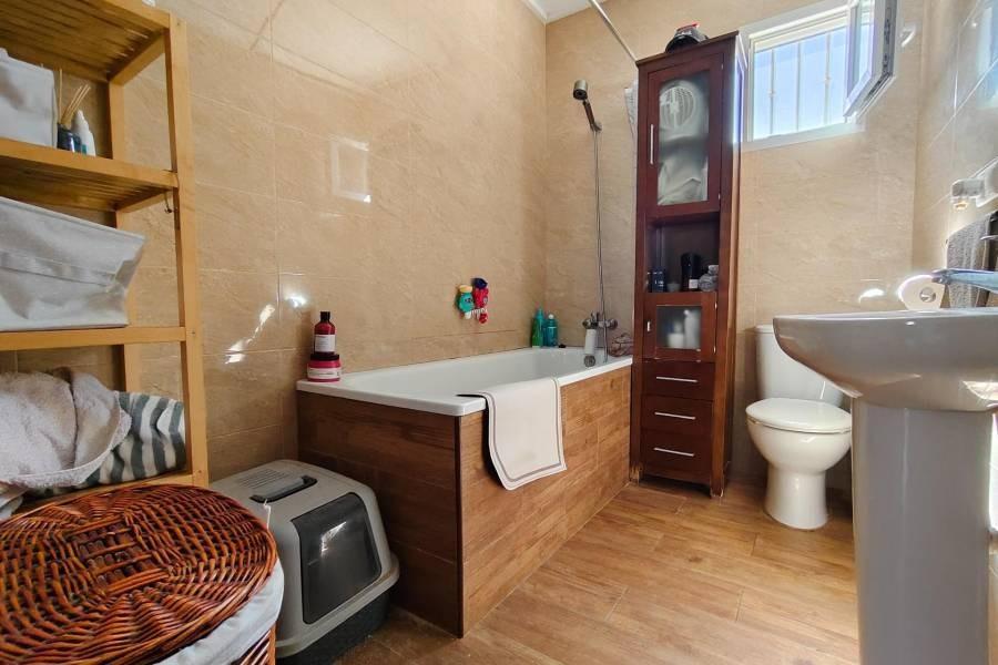 Chalet for Sale in Torrevieja