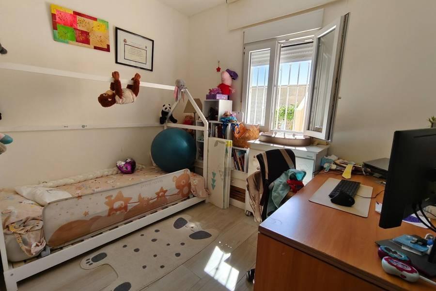 Chalet for Sale in Torrevieja