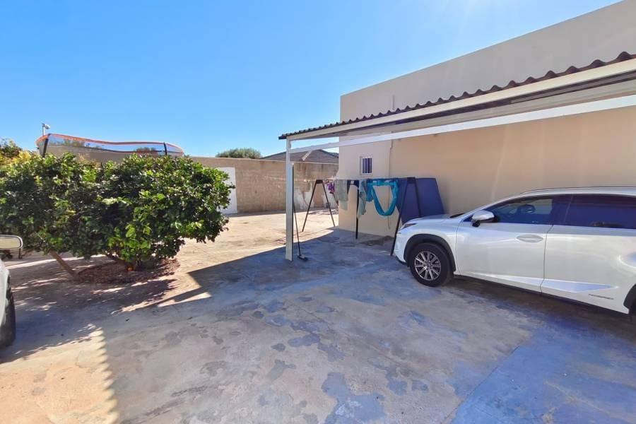Chalet for Sale in Torrevieja