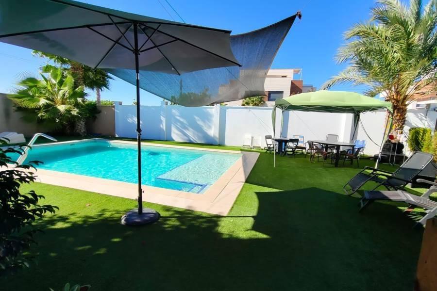 Chalet for Sale in Torrevieja