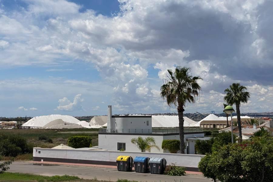 Chalet for Sale in Torrevieja