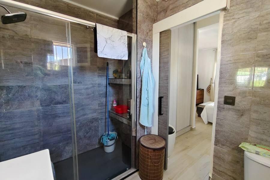 Chalet for Sale in Torrevieja