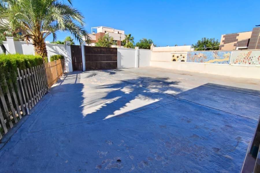 Chalet for Sale in Torrevieja