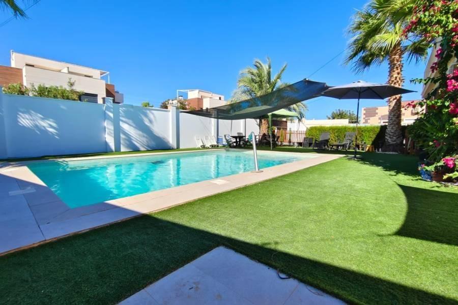 Chalet for Sale in Torrevieja