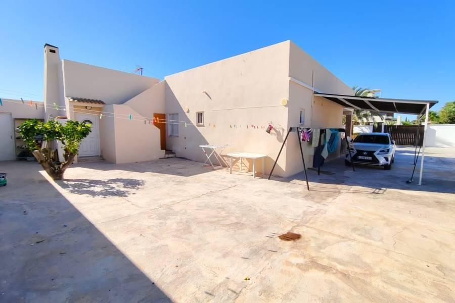 Chalet for Sale in Torrevieja
