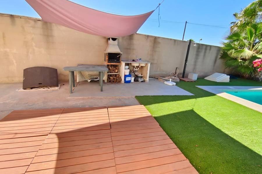 Chalet for Sale in Torrevieja