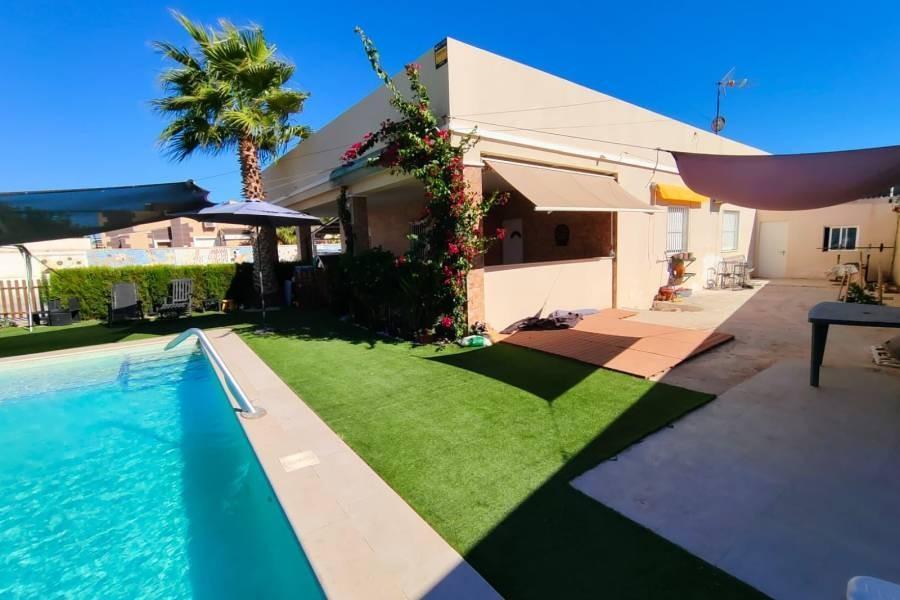 Chalet for Sale in Torrevieja