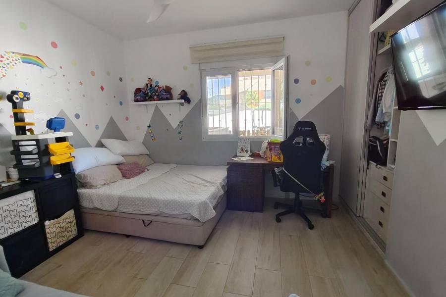 Chalet for Sale in Torrevieja