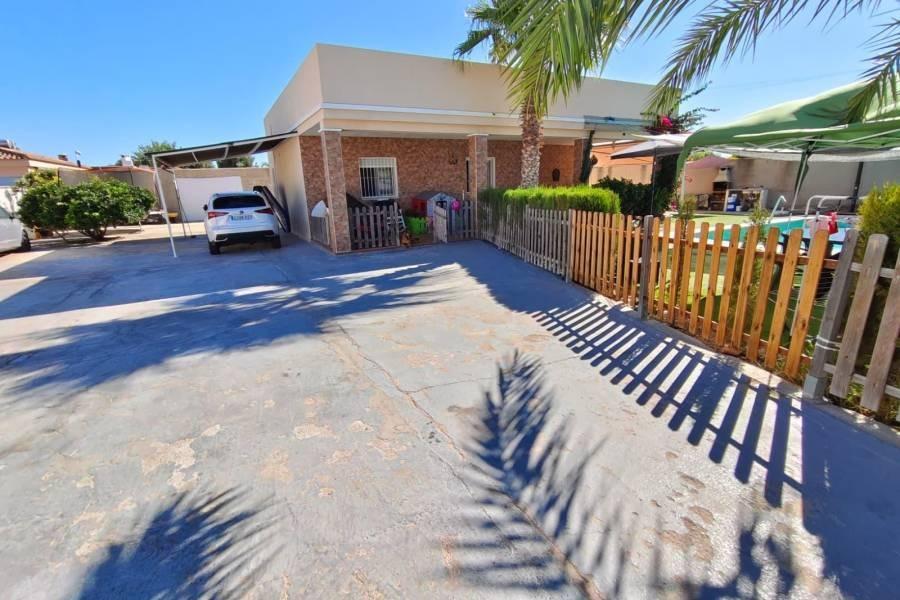 Chalet for Sale in Torrevieja