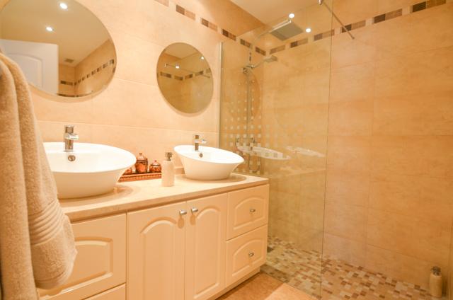 Flat for Sale in Benalmádena