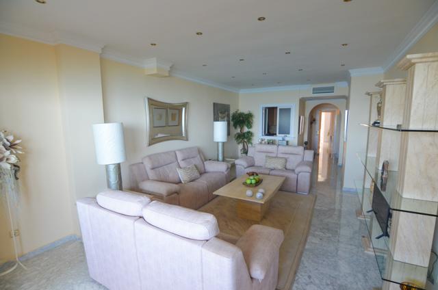 Flat for Sale in Benalmádena