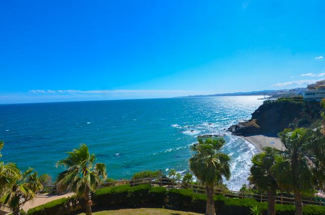 Flat for Sale in Benalmádena
