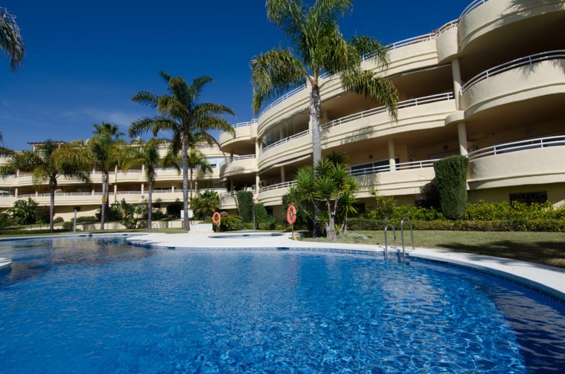 Flat for Sale in Benalmádena