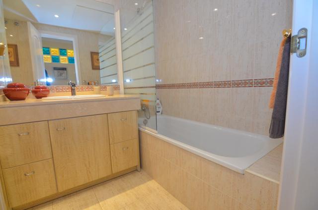 Flat for Sale in Benalmádena