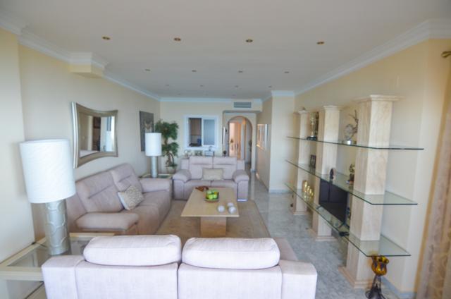 Flat for Sale in Benalmádena