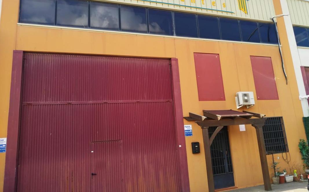 Building for Rent in Antas