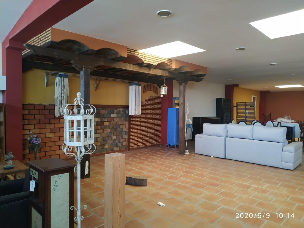 Building for Rent in Antas