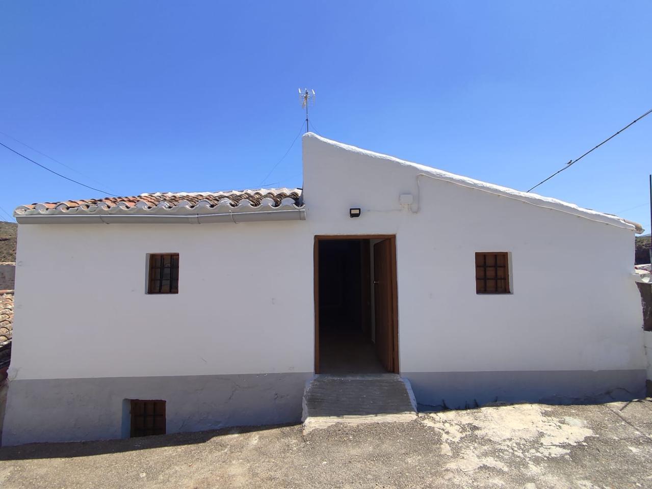 Villa for Sale in Antas