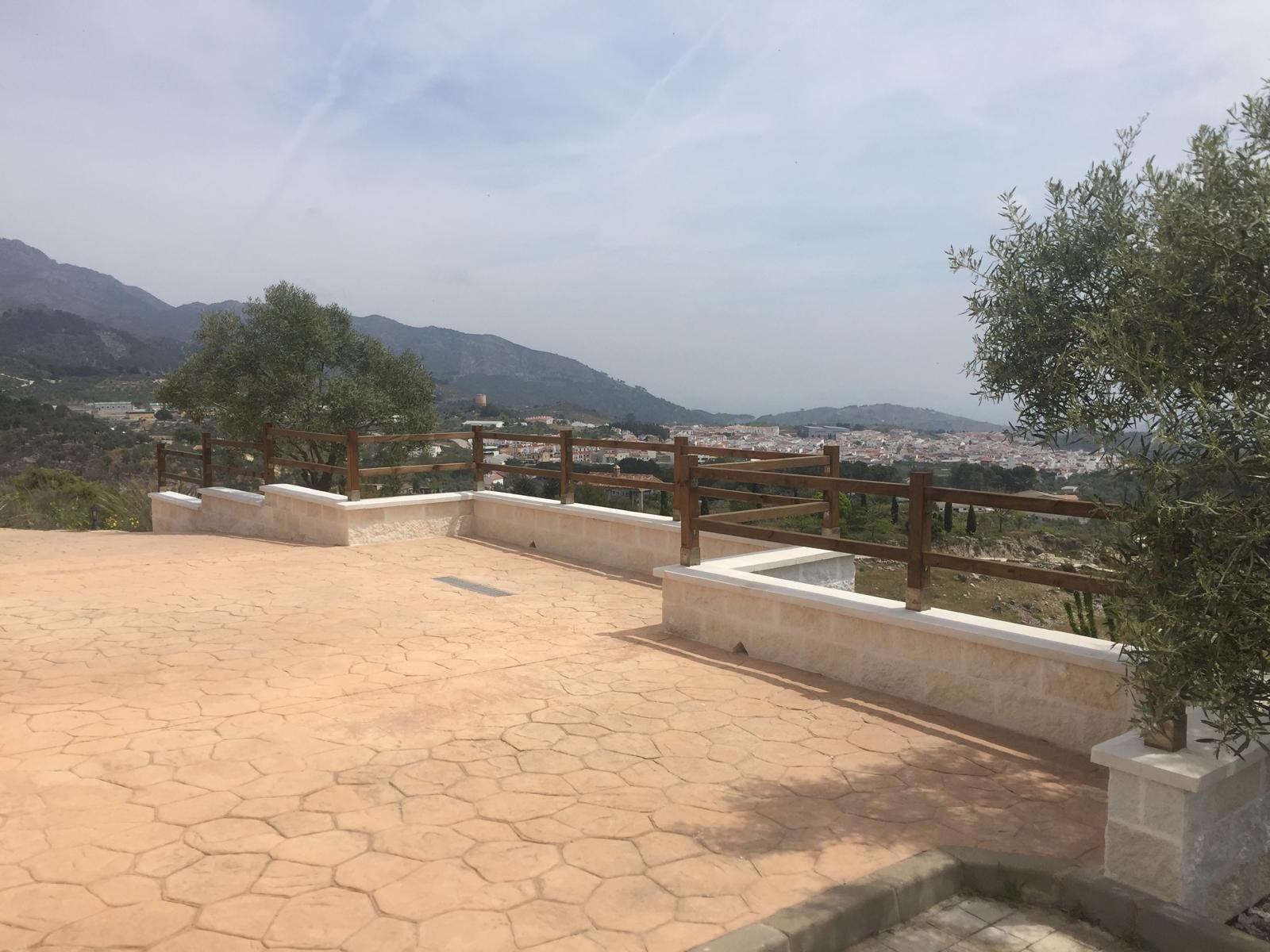 Chalet for Sale in Yunquera