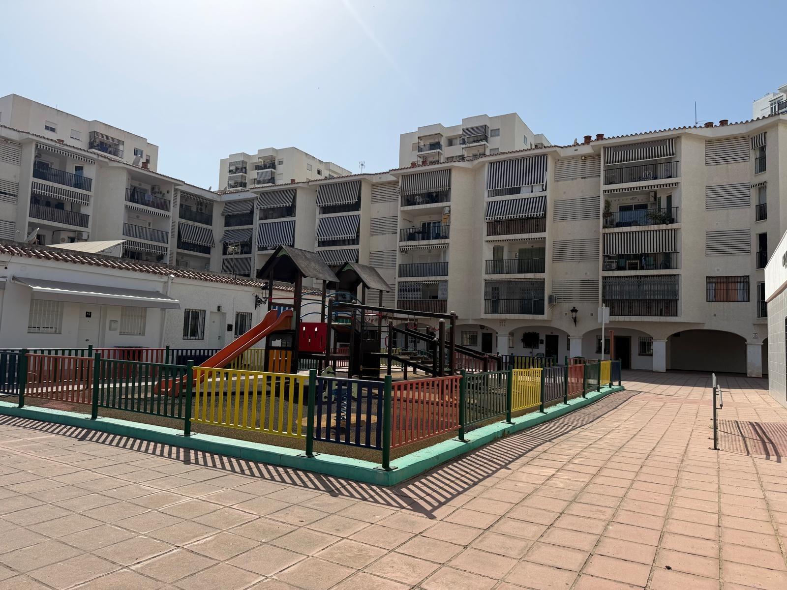 Flat for Sale in Benalmádena