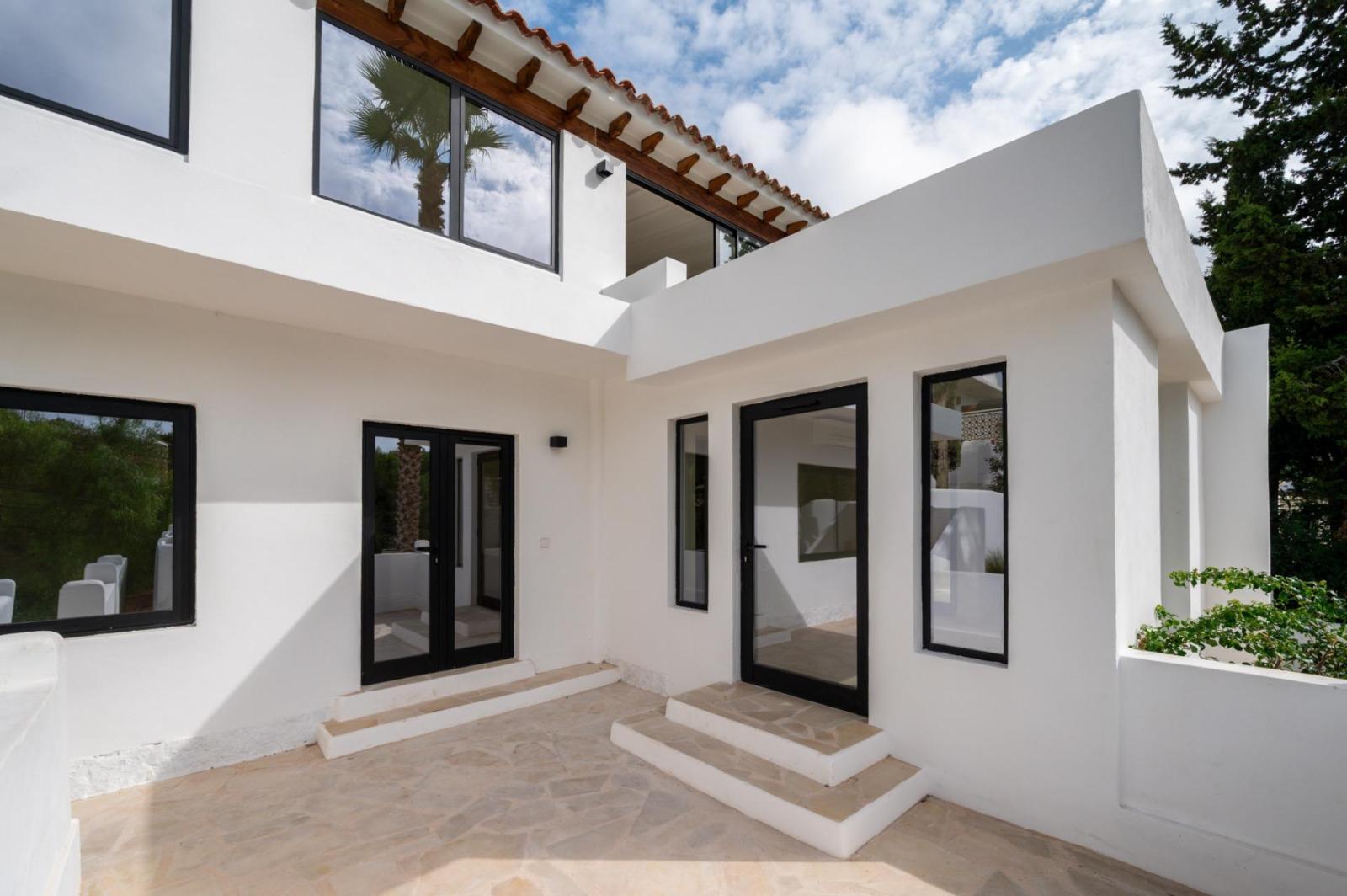 Villa for Sale in Santa Eulalia del Río