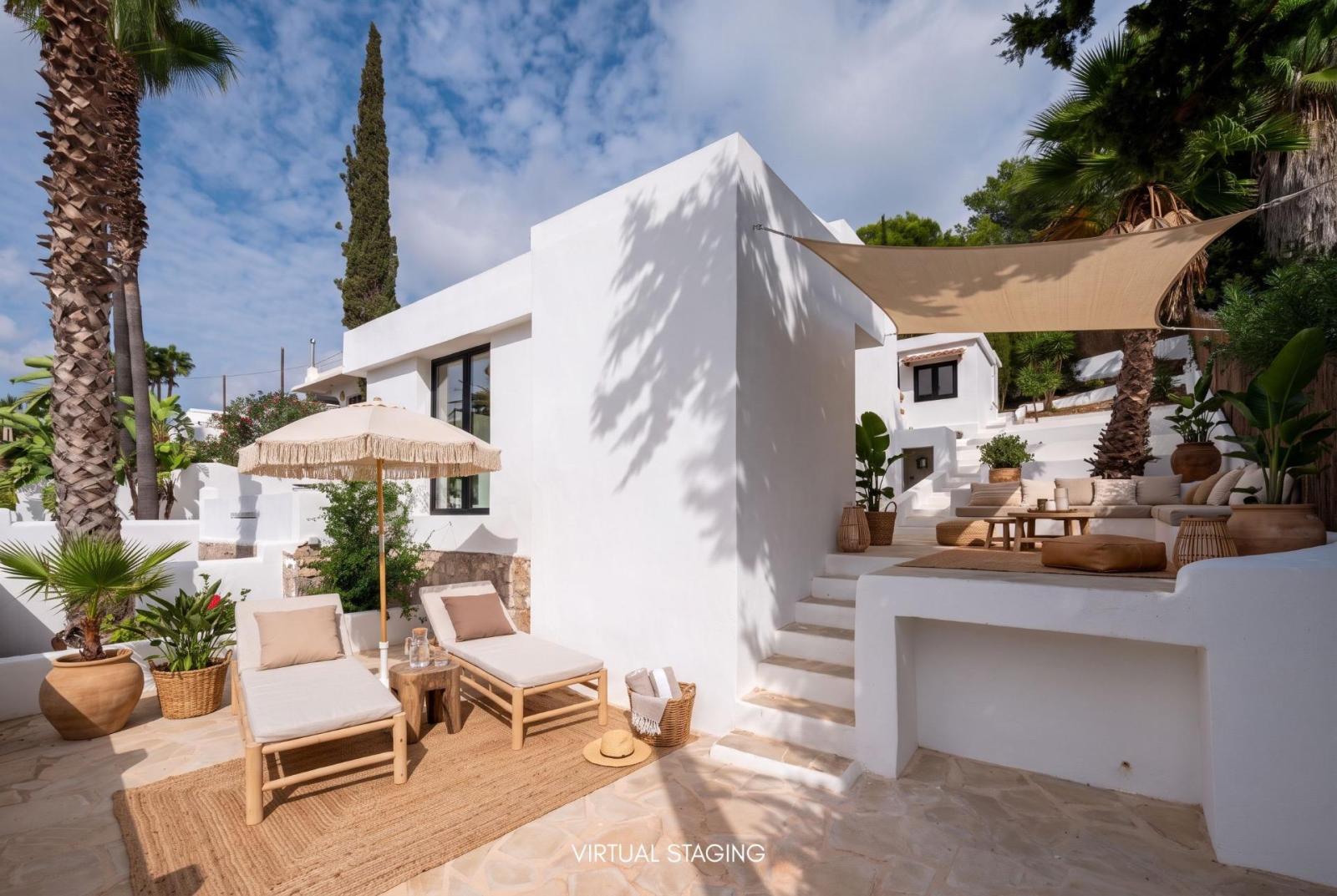 Villa for Sale in Santa Eulalia del Río