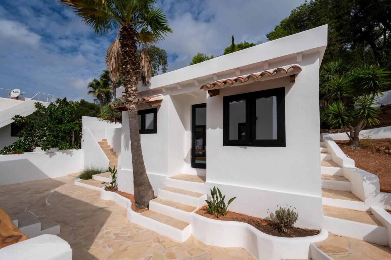 Villa for Sale in Santa Eulalia del Río