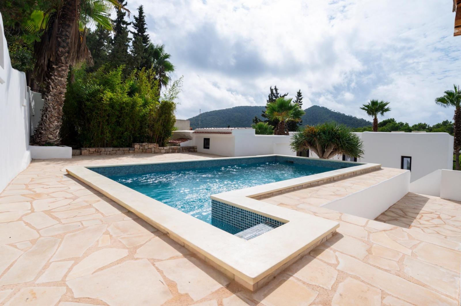 Villa for Sale in Santa Eulalia del Río