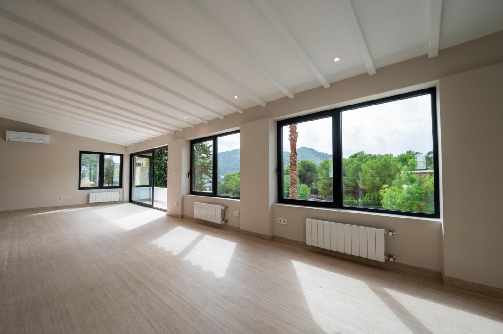 Villa for Sale in Santa Eulalia del Río
