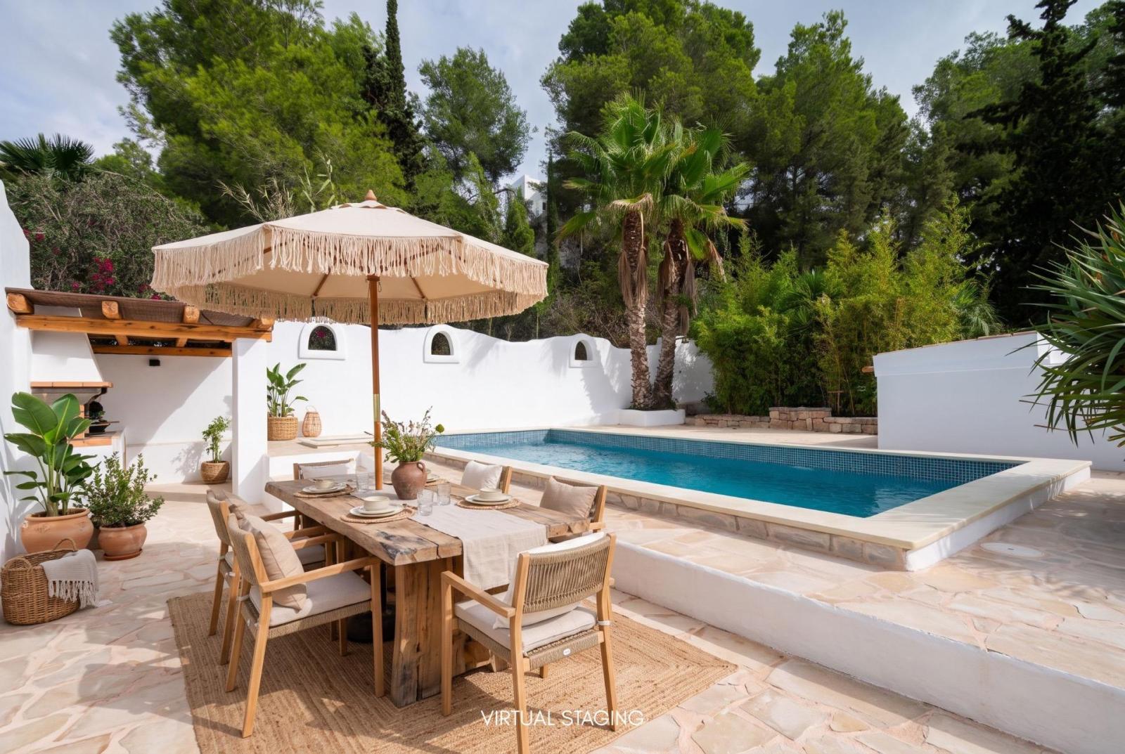 Villa for Sale in Santa Eulalia del Río