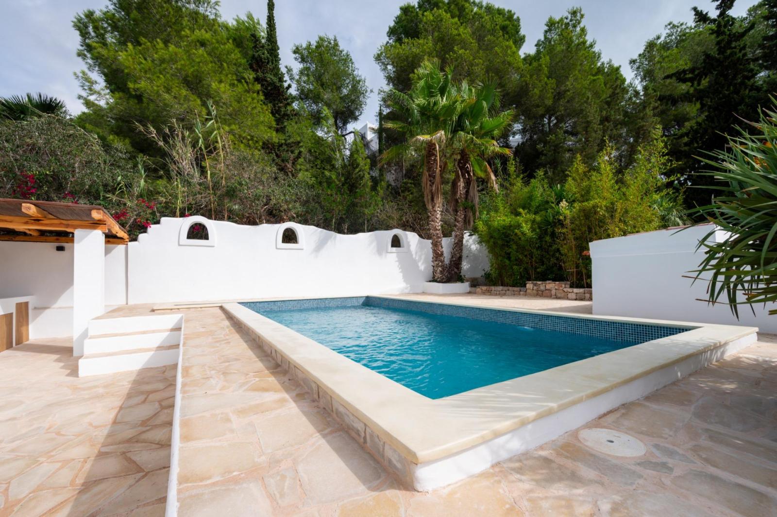 Villa for Sale in Santa Eulalia del Río