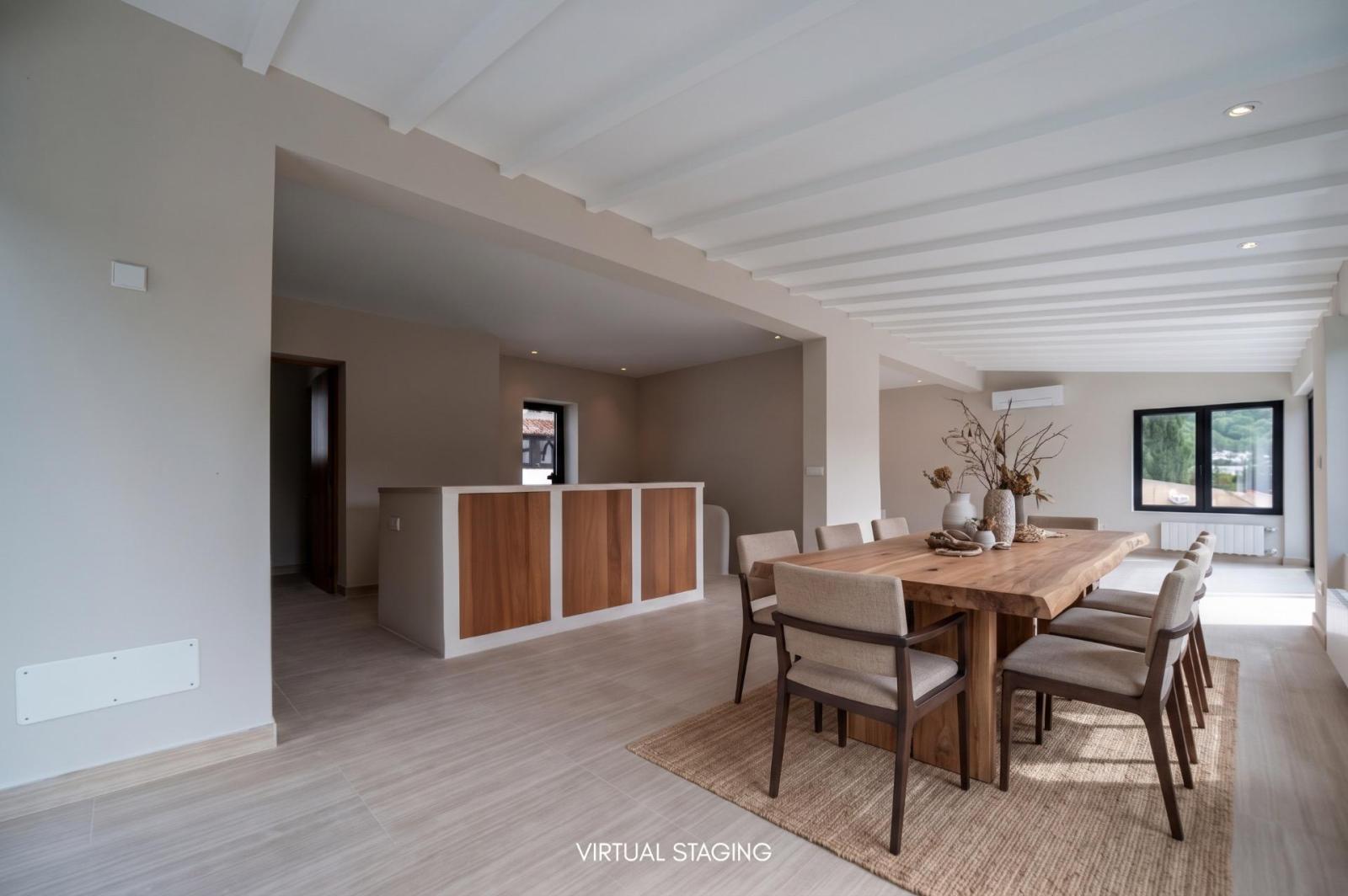 Villa for Sale in Santa Eulalia del Río