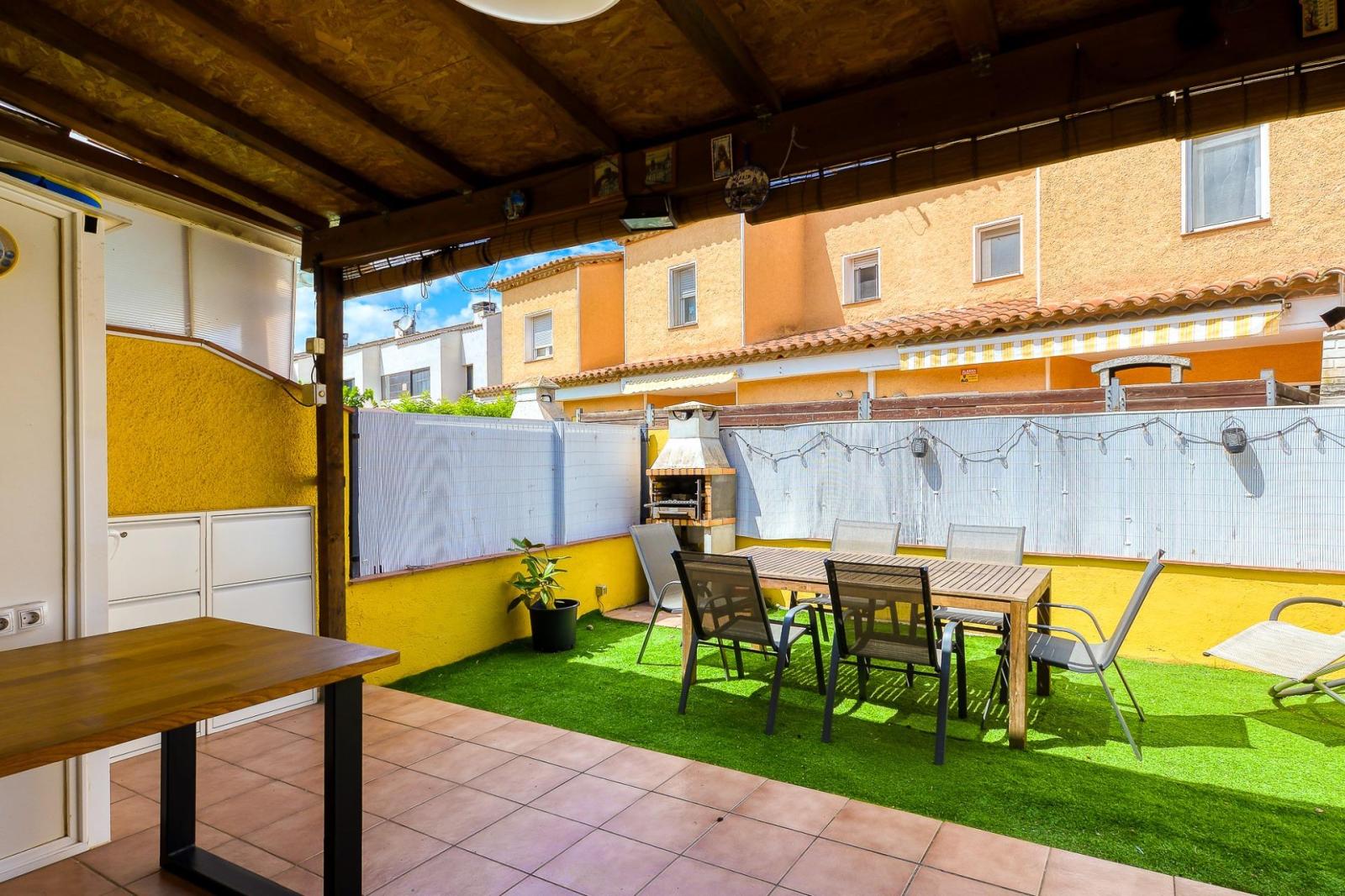 Adosado en Venta en Torroella de Fluvià