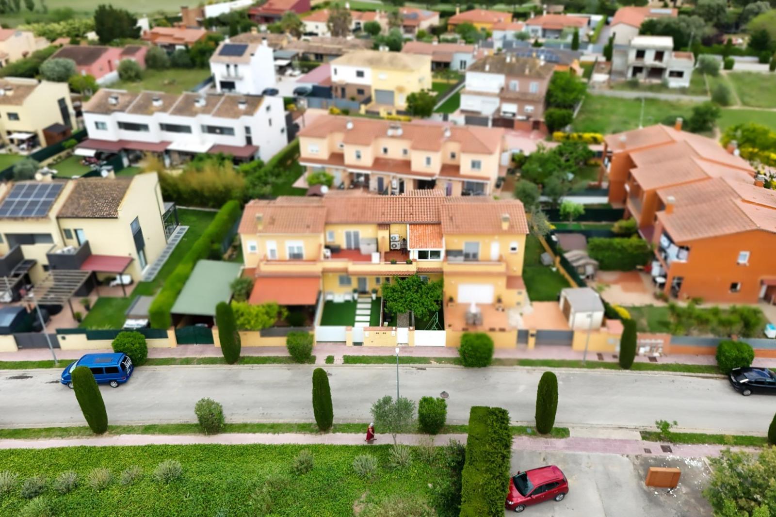Adosado en Venta en Torroella de Fluvià