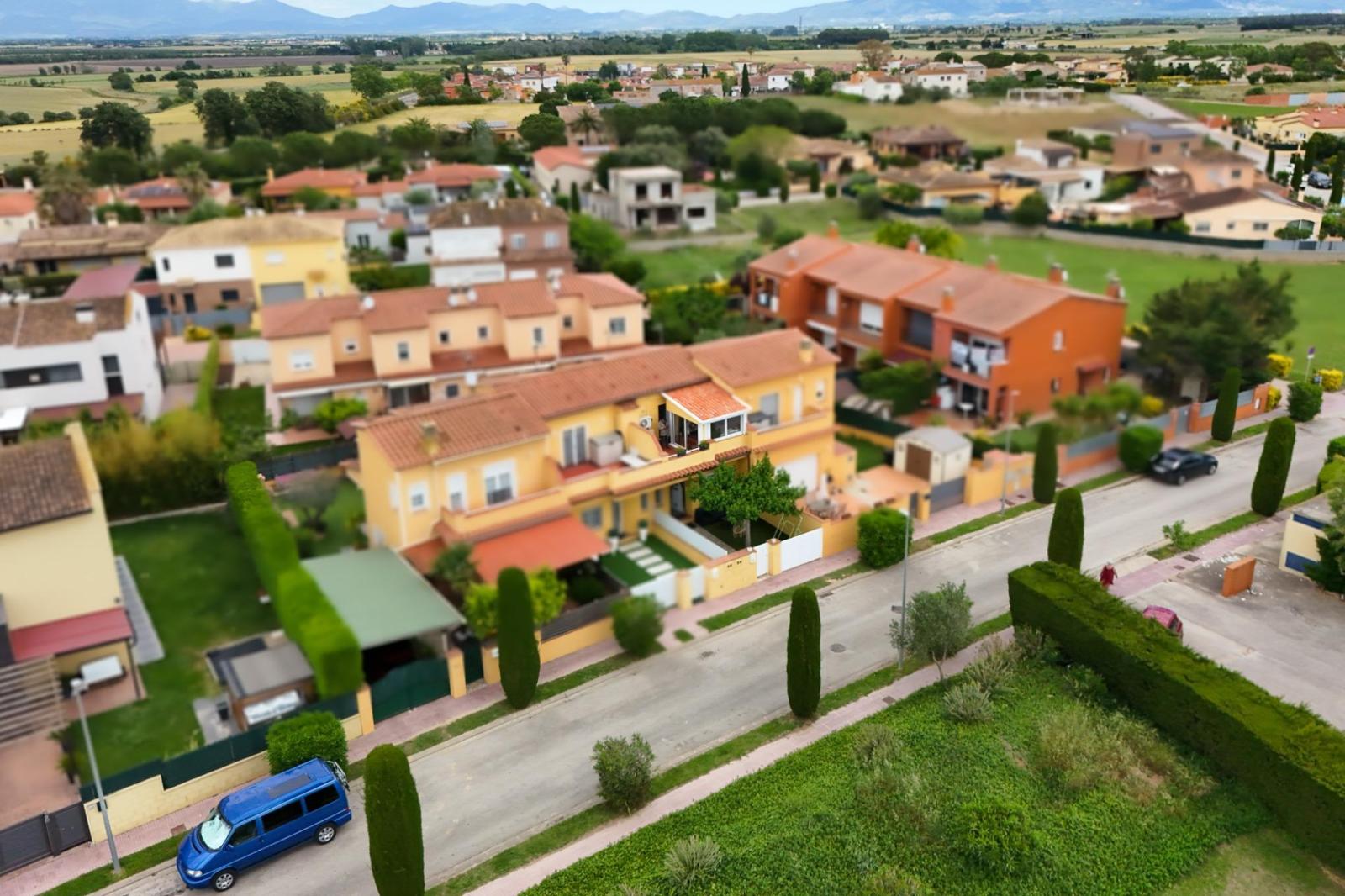 Adosado en Venta en Torroella de Fluvià