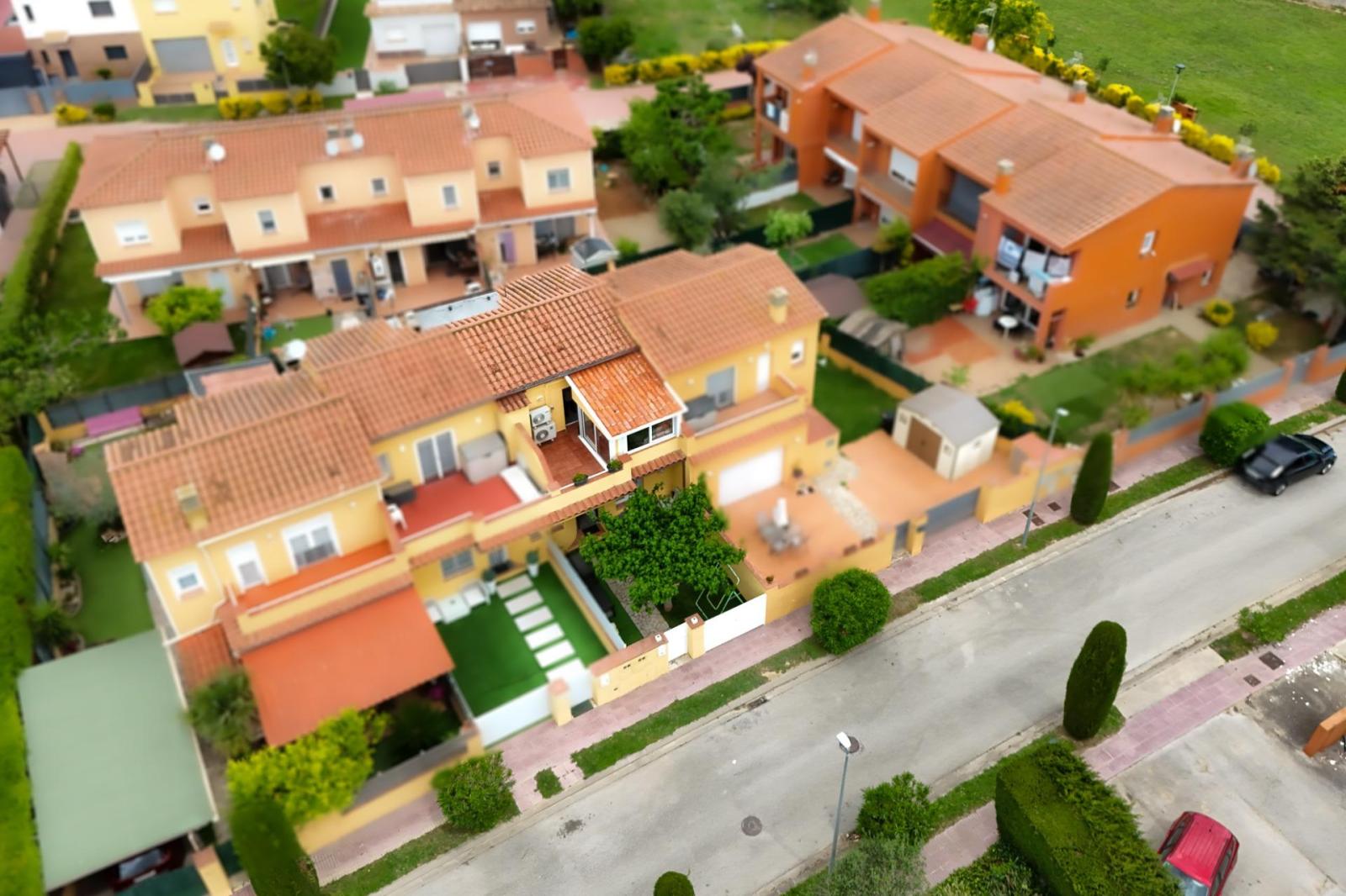 Adosado en Venta en Torroella de Fluvià