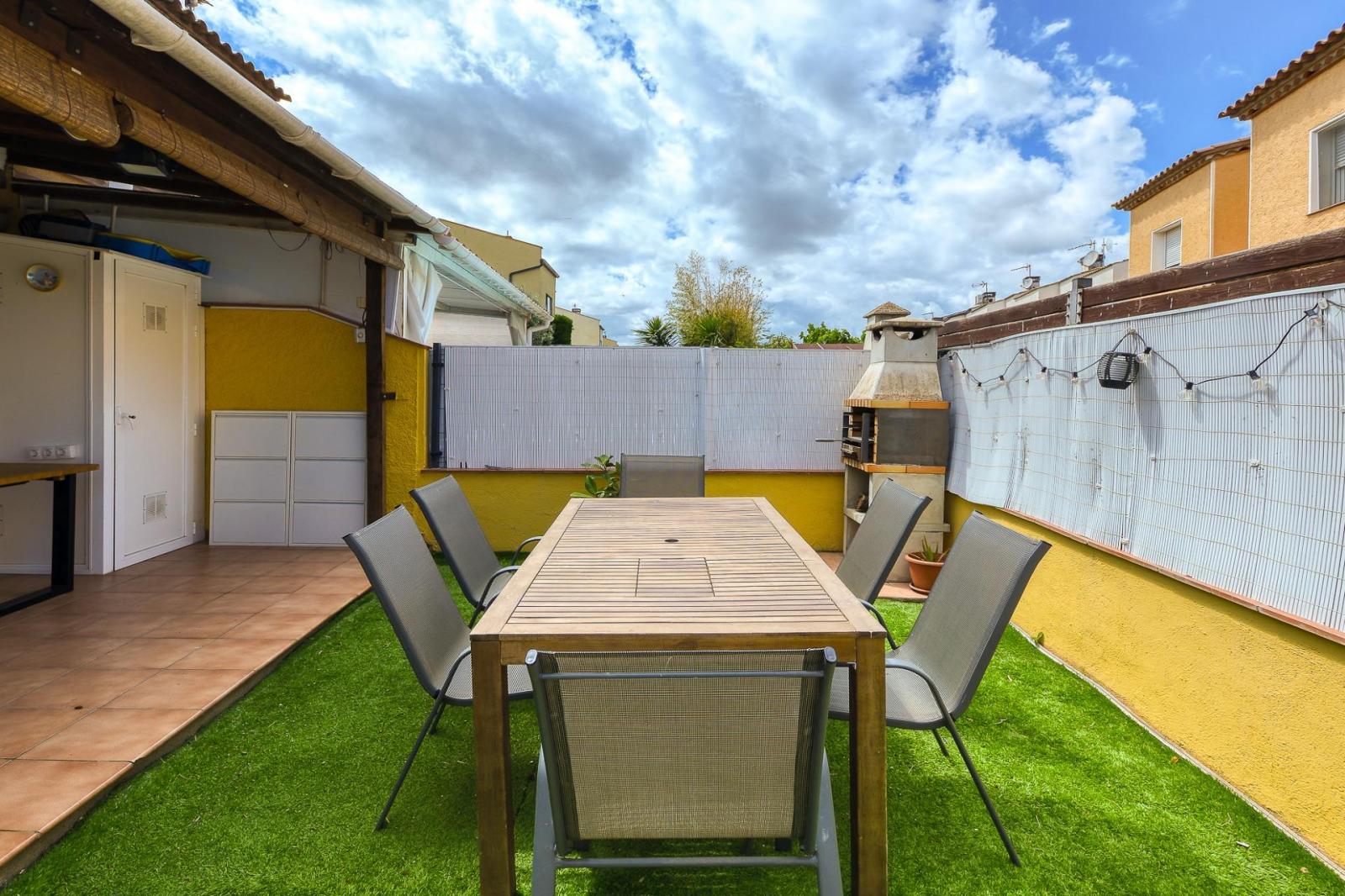 Adosado en Venta en Torroella de Fluvià