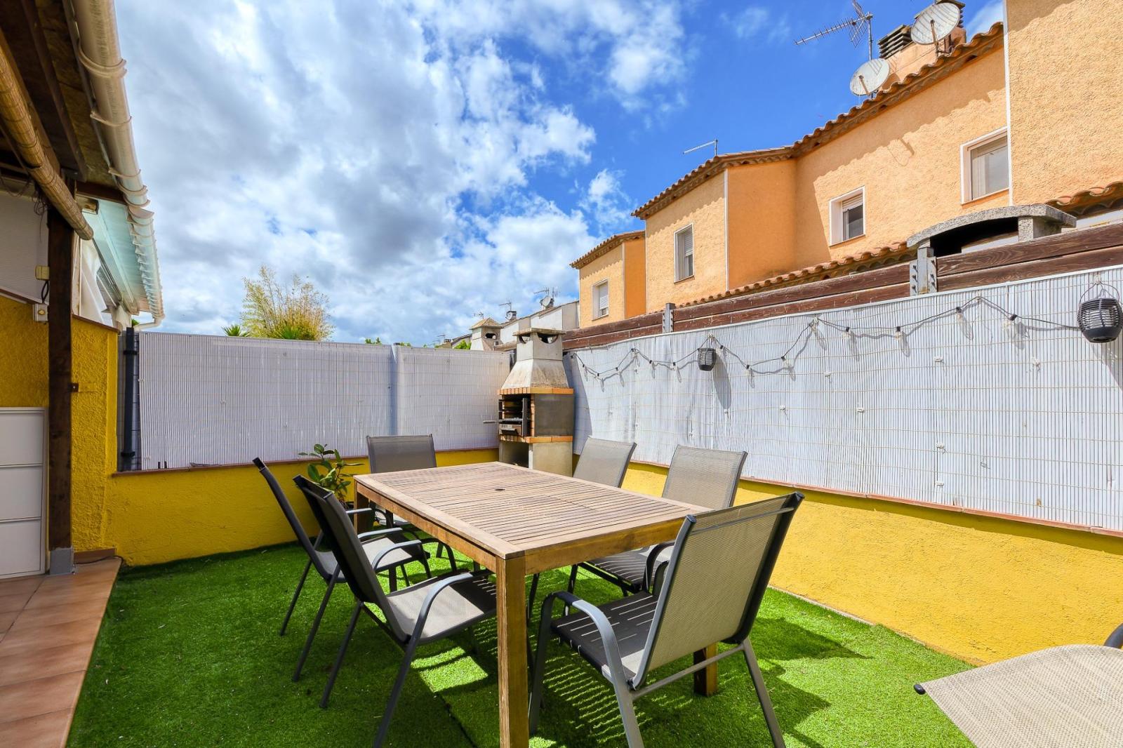 Adosado en Venta en Torroella de Fluvià