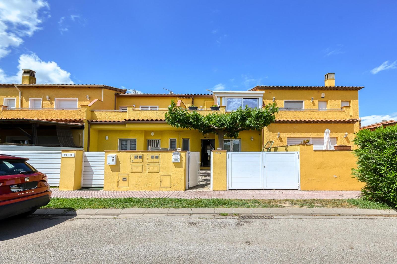 Adosado en Venta en Torroella de Fluvià