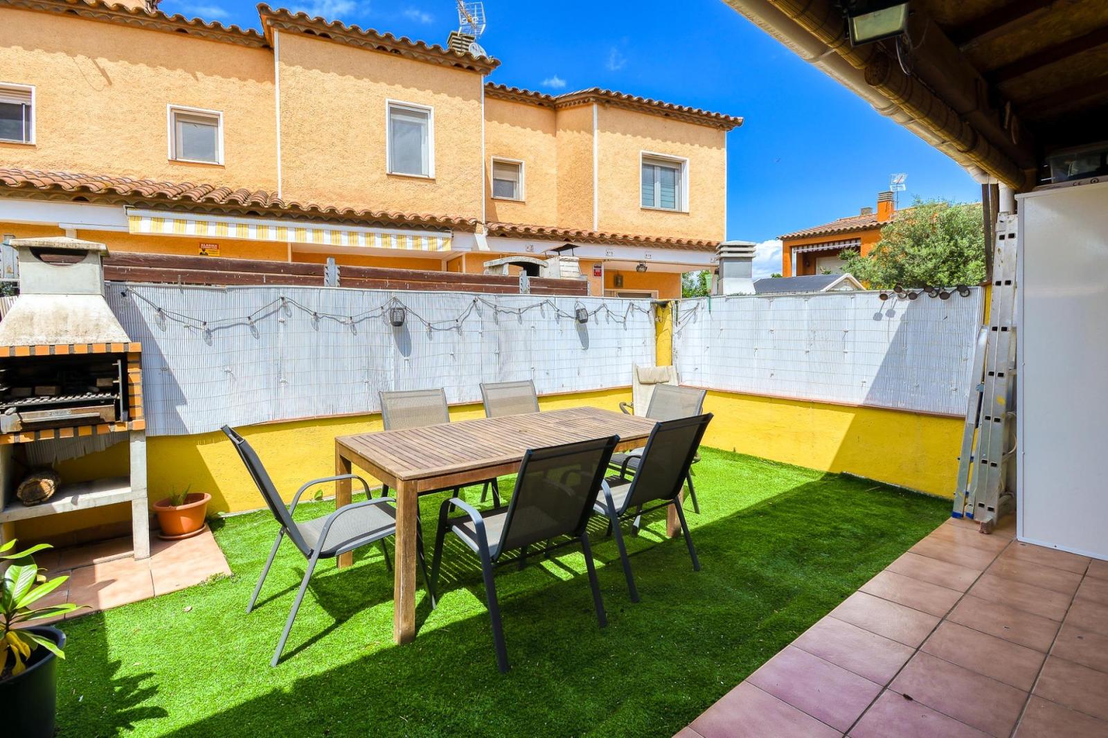 Adosado en Venta en Torroella de Fluvià