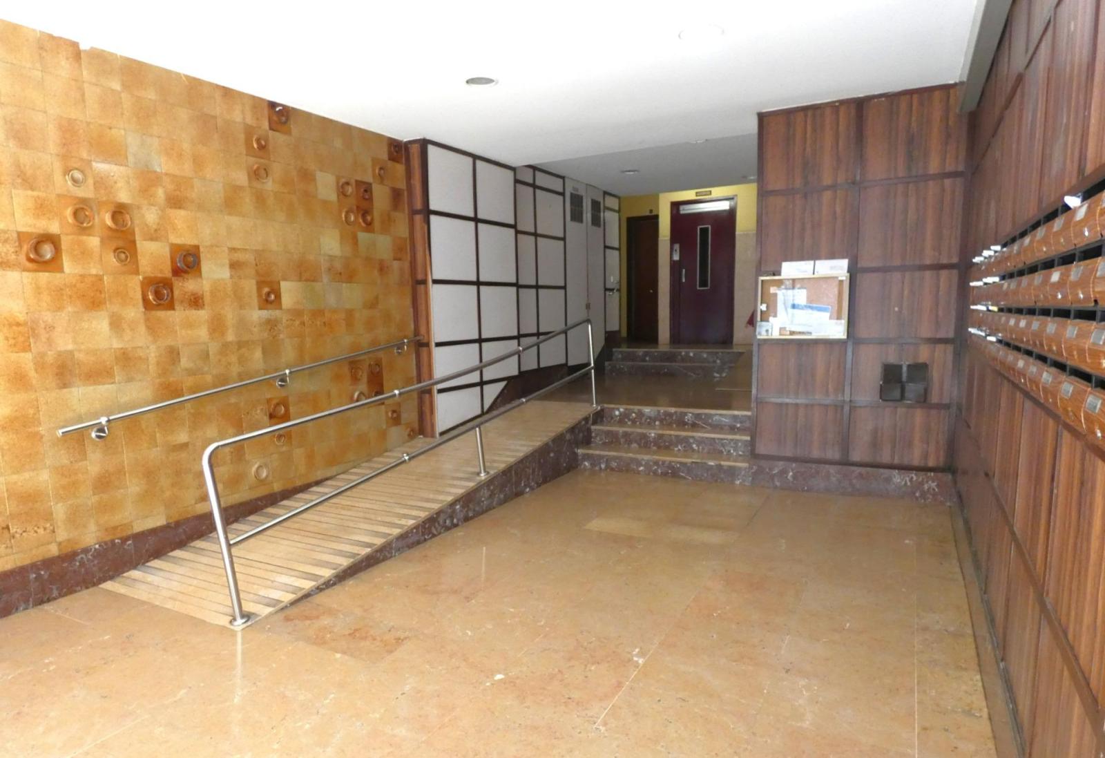 Flat for Sale in L' Hospitalet de Llobregat