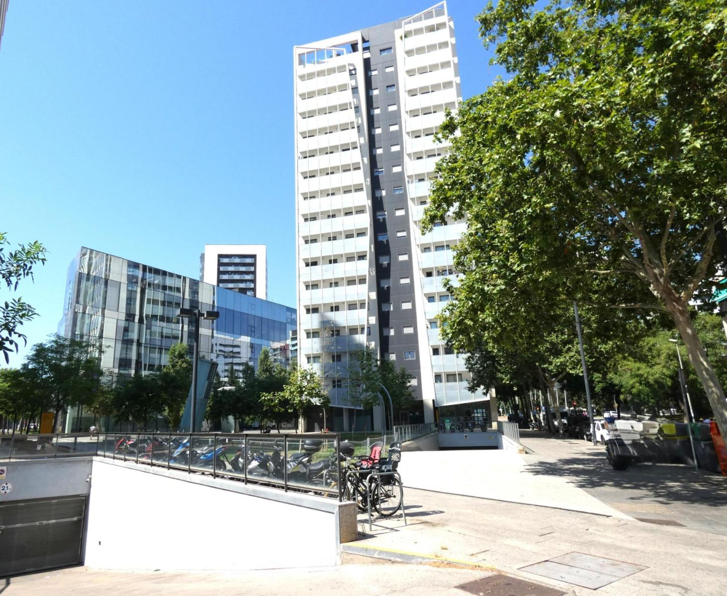 Flat for Sale in L' Hospitalet de Llobregat