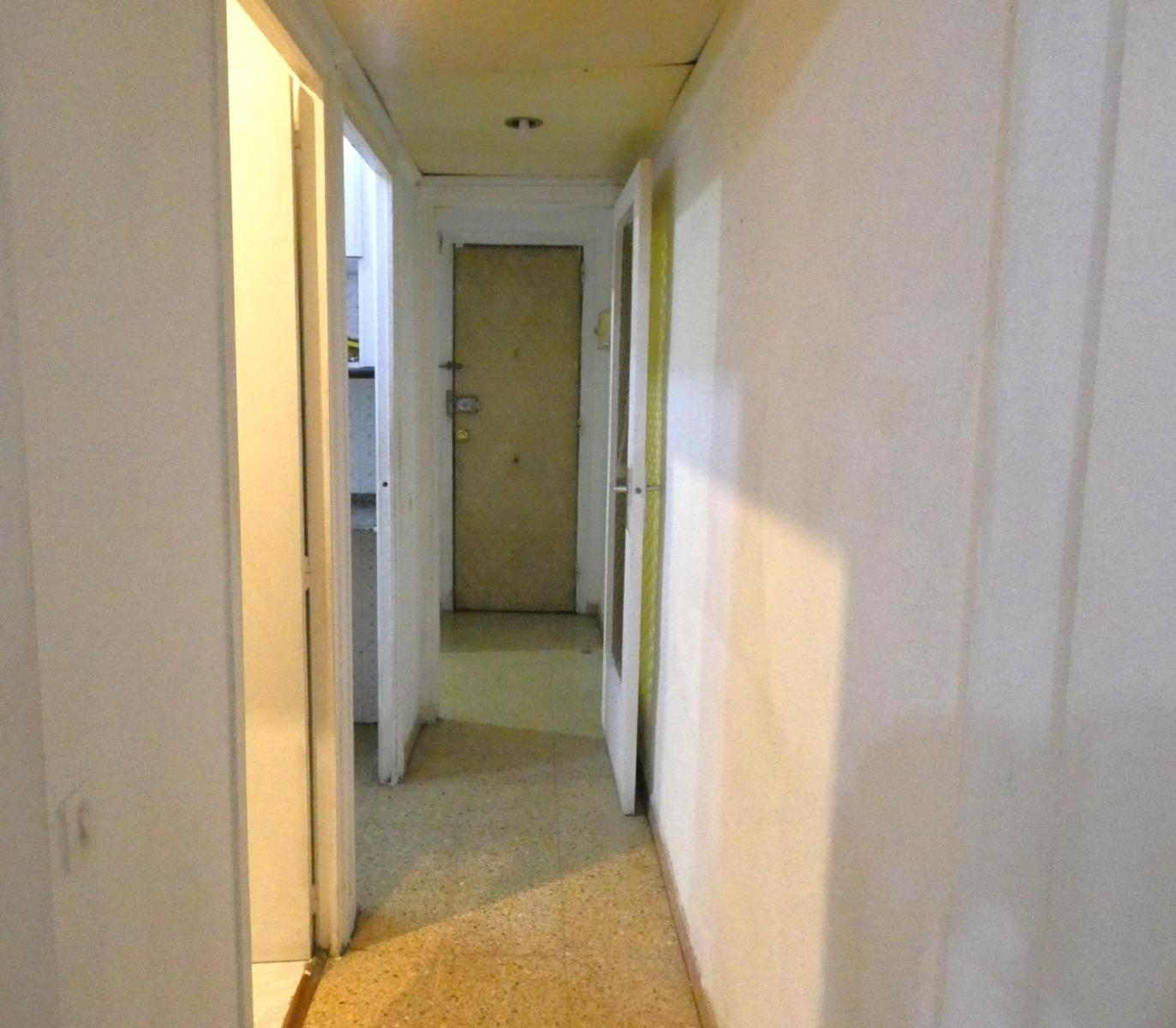 Flat for Sale in L' Hospitalet de Llobregat