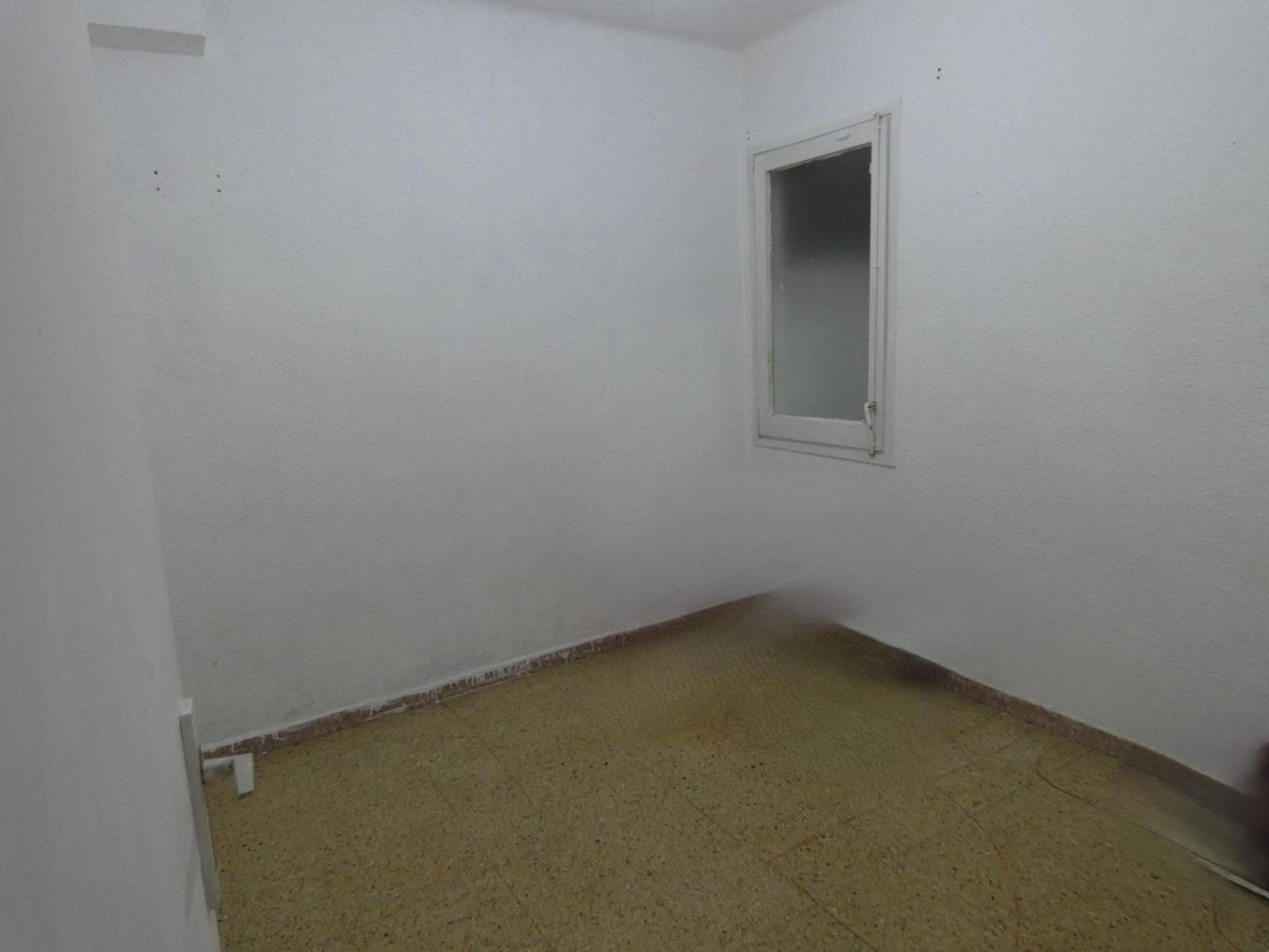 Flat for Sale in L' Hospitalet de Llobregat