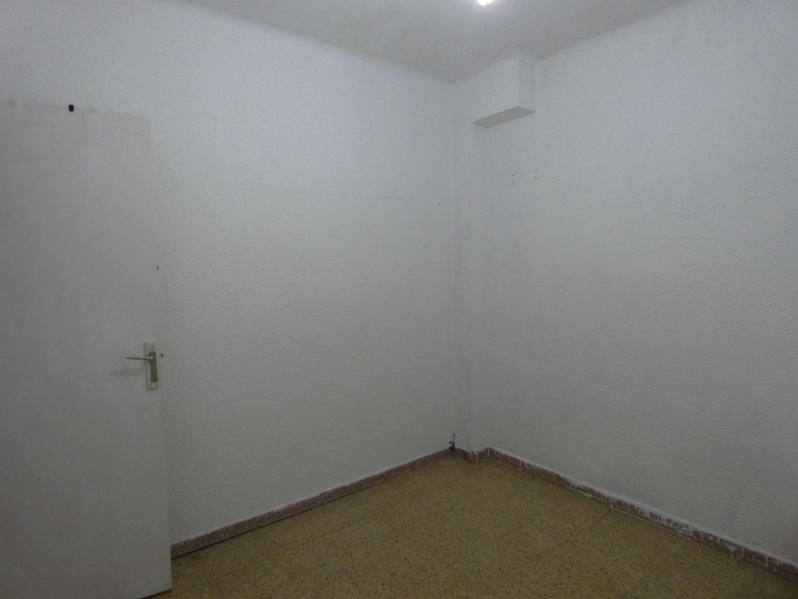 Flat for Sale in L' Hospitalet de Llobregat