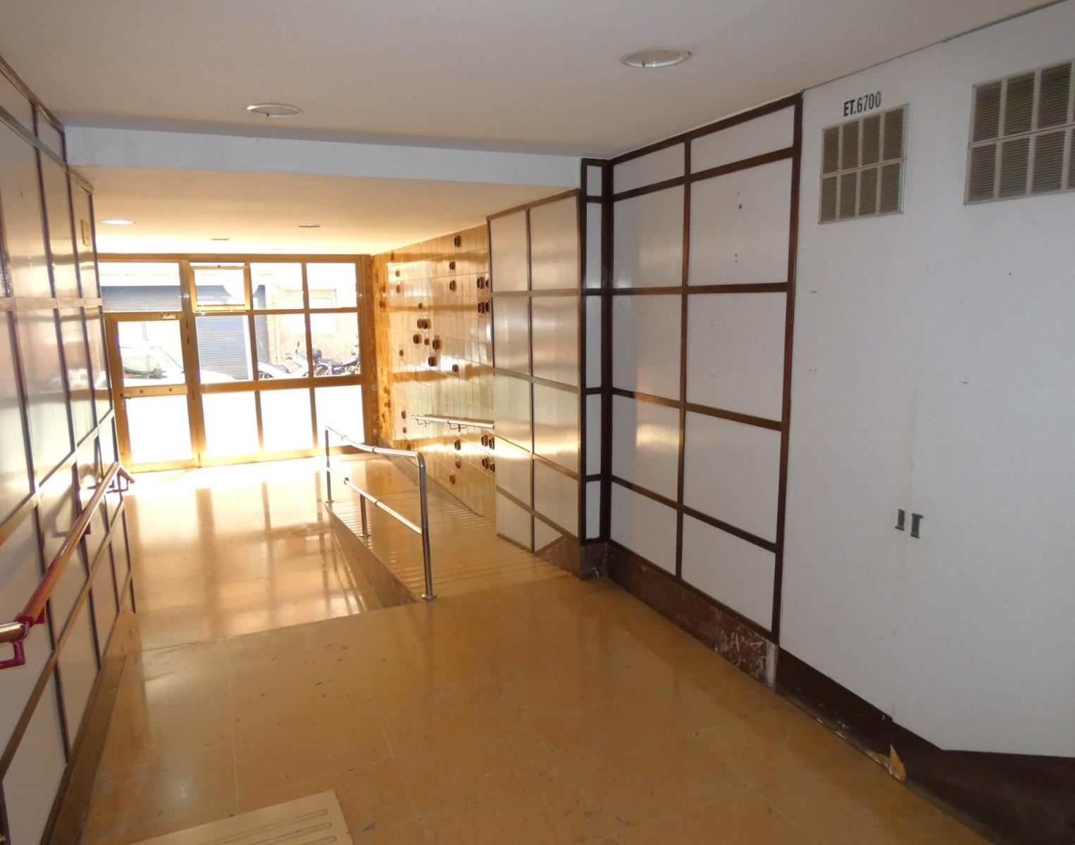 Flat for Sale in L' Hospitalet de Llobregat